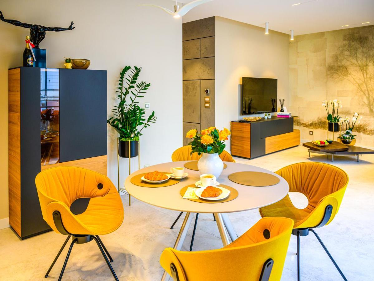 Pietryna Apartments Luxury - Sauna , Jacuzzi , Bezposrednio Przy Ul Piotrkowskiej Łódź Kültér fotó